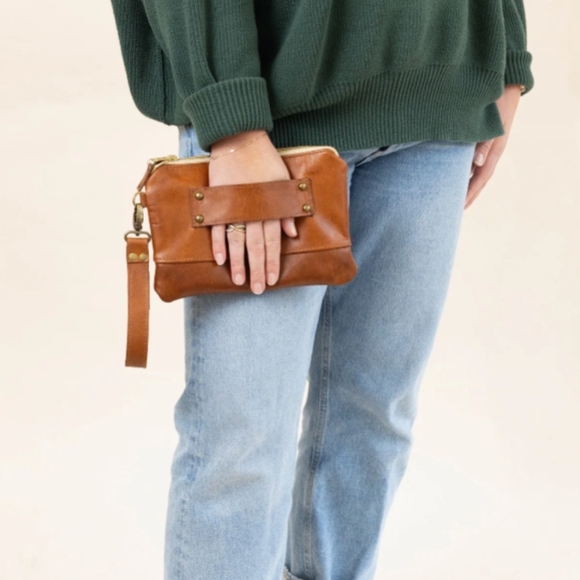 Free2Fly Ivey Wristlet Wallet All Leather Clutch in Cognac - Picture 3 of 11